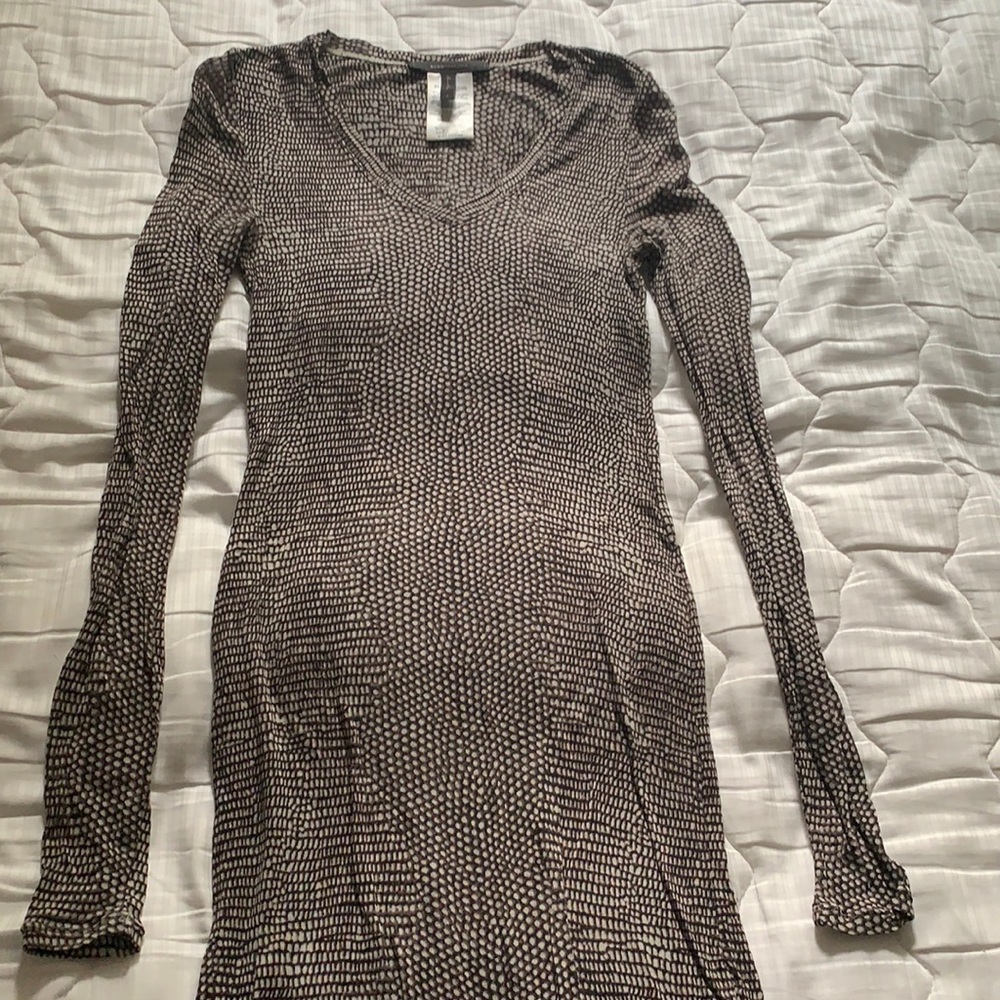 BCBGMAXAZRIA Midi Body Con Dress LS SMALL “TORI”